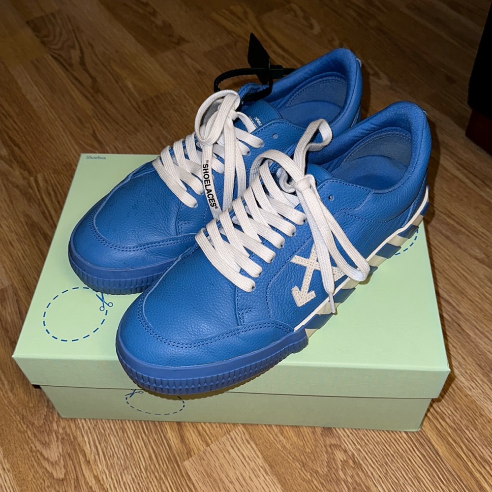 Off White Low Vulcanized Leather Sneakers